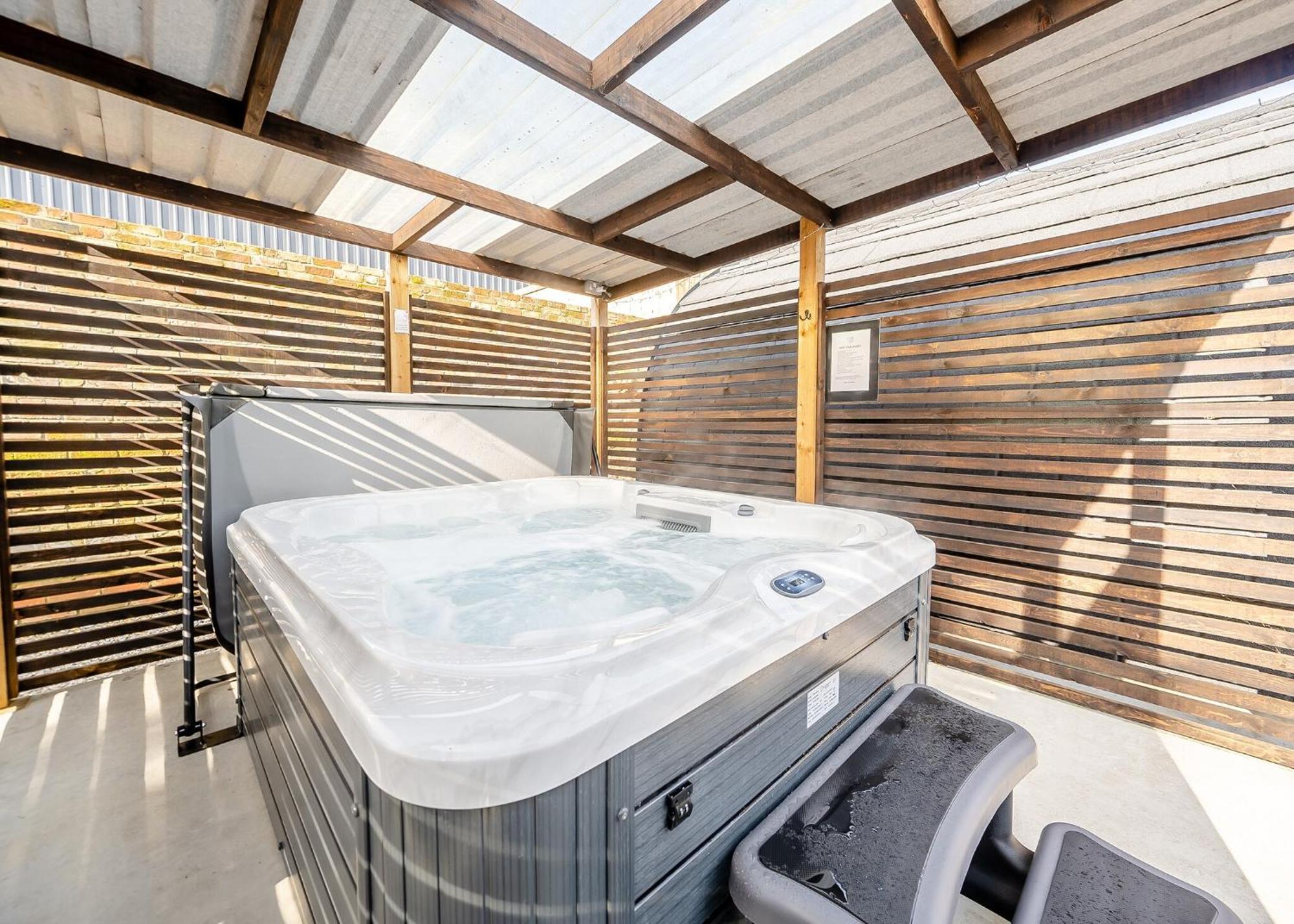 Hill Farm Retreat Hotel Wangford Quarto foto